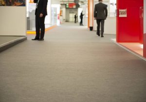 Montage sans outil : le détail qui révolutionne vos salons